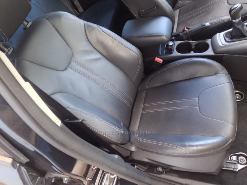 FOCUS 1.6 SE 16V FLEX 4P MANUAL - 2014 - CAXIAS DO SUL