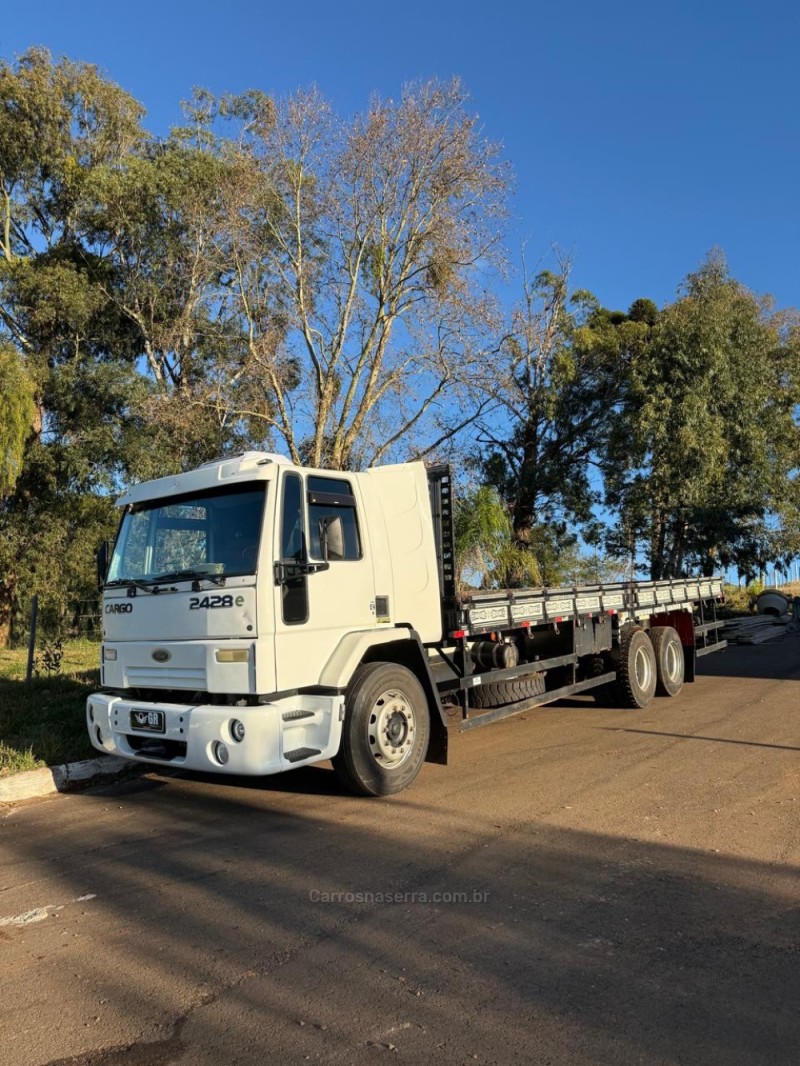 cargo 2428 e t 3 eixos 2009 ibiraiaras