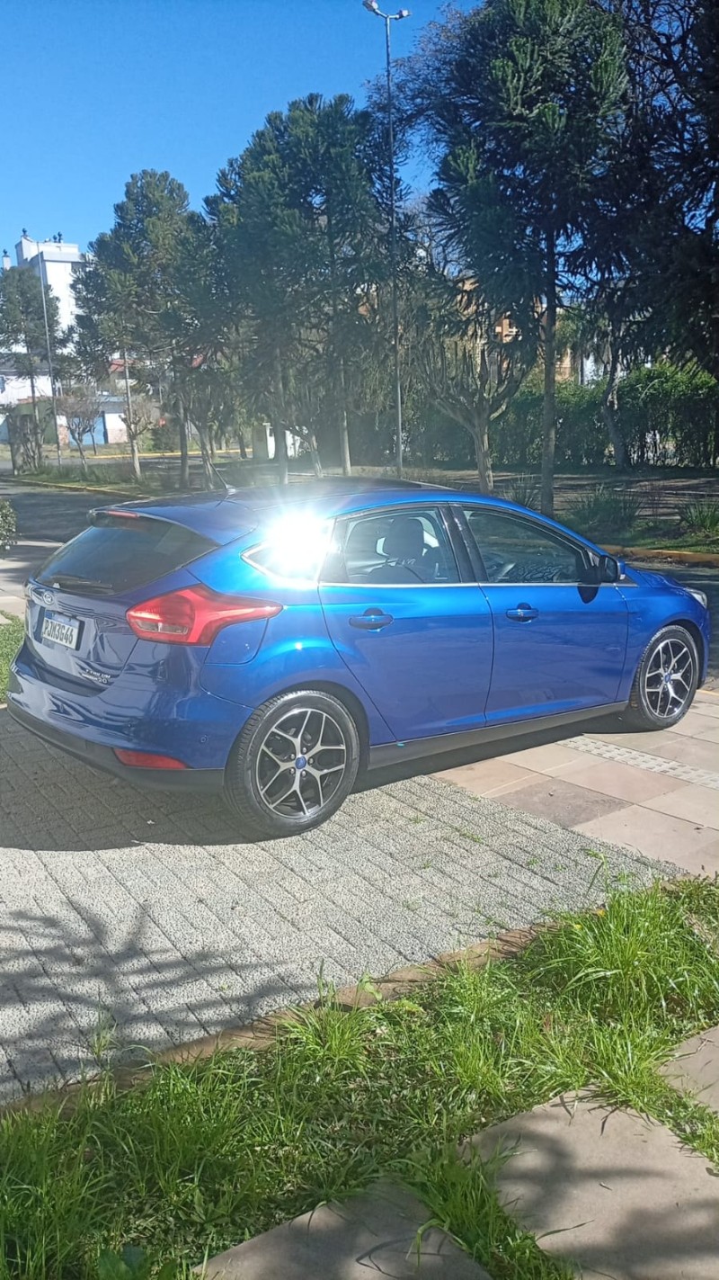 FOCUS 2.0 TITANIUM FASTBACK 16V FLEX 4P AUTOMÁTICO - 2016 - FARROUPILHA