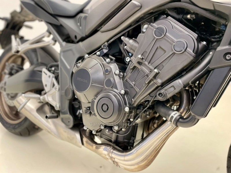 CB 650R E-CLUTCH - 2021 - SANTA CRUZ DO SUL