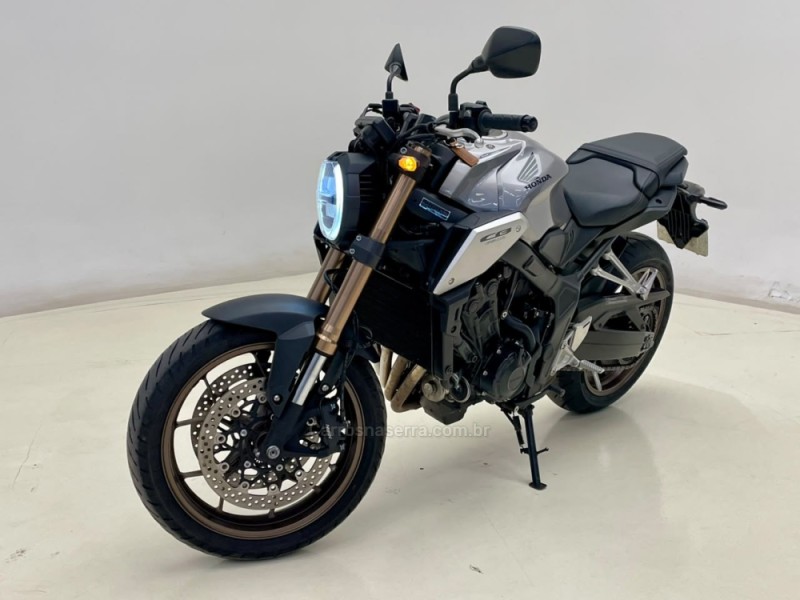 CB 650R E-CLUTCH - 2021 - SANTA CRUZ DO SUL