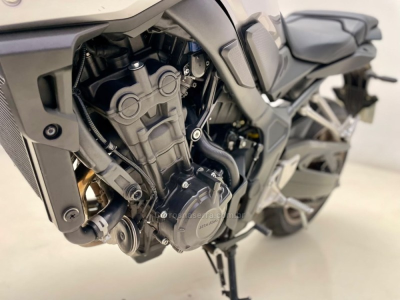 CB 650R E-CLUTCH - 2021 - SANTA CRUZ DO SUL