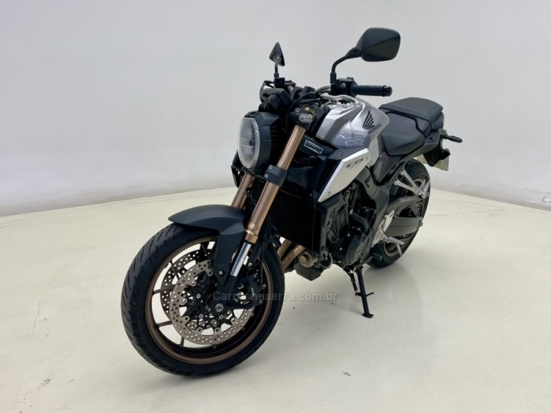 CB 650R E-CLUTCH - 2021 - SANTA CRUZ DO SUL