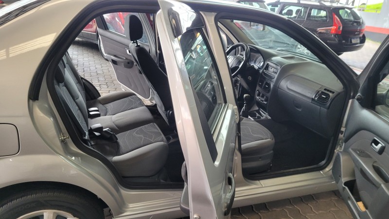 SIENA 1.0 MPI EL 8V FLEX 4P MANUAL - 2014 - GARIBALDI