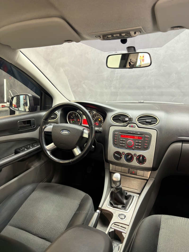 FOCUS 1.6 GLX 8V FLEX 4P MANUAL - 2010 - CAXIAS DO SUL