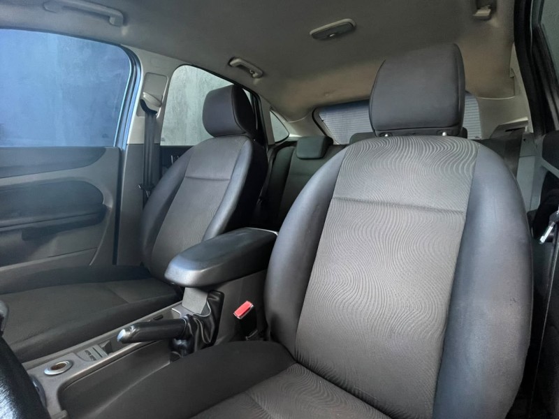 FOCUS 1.6 8V FLEX 4P MANUAL - 2011 - CAXIAS DO SUL