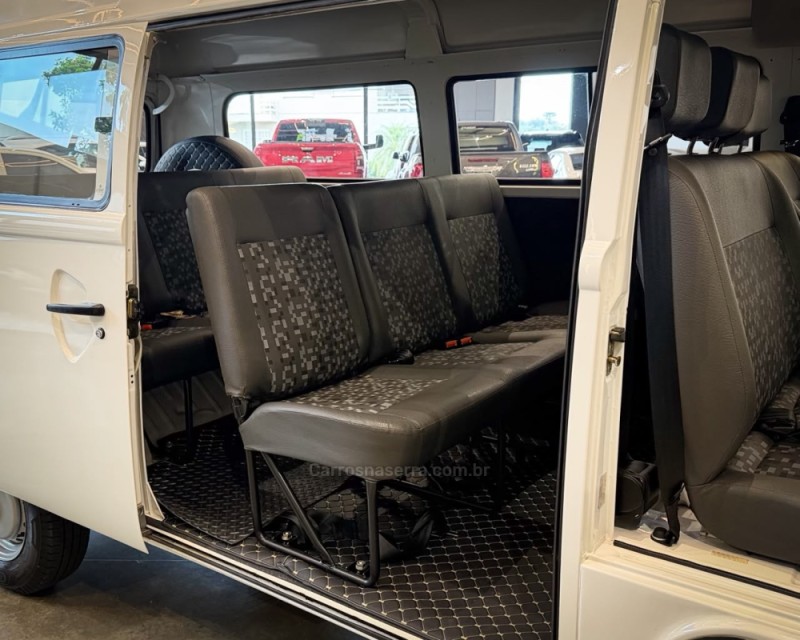 KOMBI 1.5 STANDARD 8V GASOLINA 4P MANUAL - 2011 - GARIBALDI