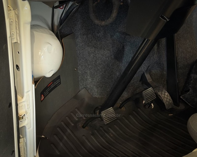 KOMBI 1.5 STANDARD 8V GASOLINA 4P MANUAL - 2011 - GARIBALDI