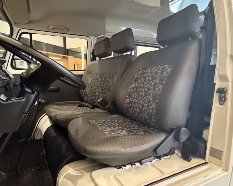 KOMBI 1.5 STANDARD 8V GASOLINA 4P MANUAL - 2011 - GARIBALDI