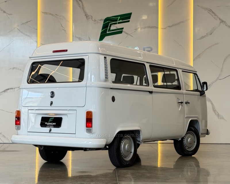 KOMBI 1.5 STANDARD 8V GASOLINA 4P MANUAL - 2011 - GARIBALDI