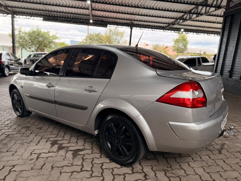 MÉGANE 1.6 DYNAMIQUE 16V FLEX 4P MANUAL - 2009 - CAXIAS DO SUL