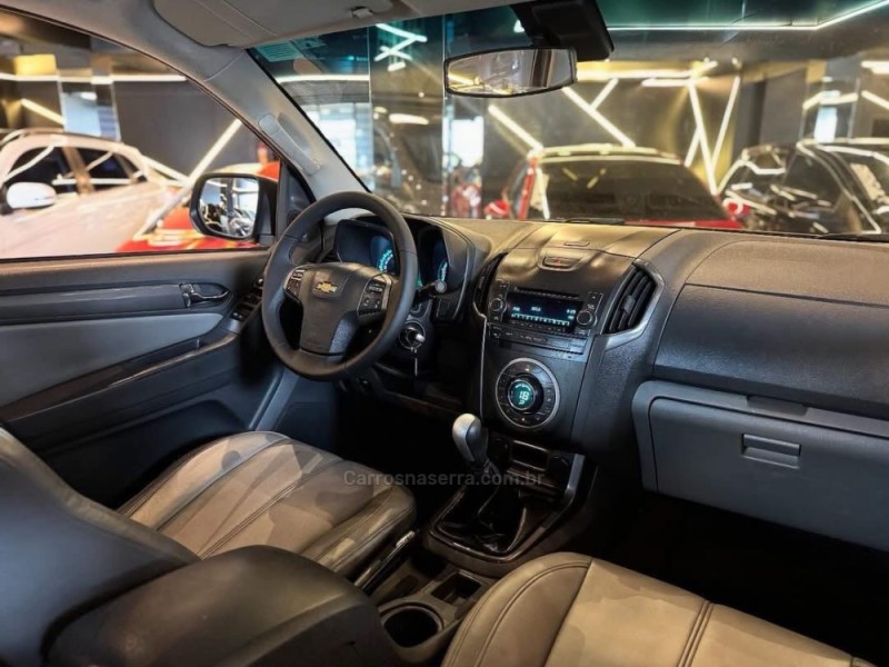 S10 2.4 LTZ 4X2 CD 8V FLEX 4P MANUAL - 2013 - NOVO HAMBURGO