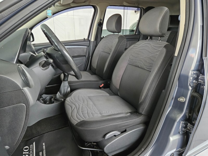 DUSTER 1.6 DYNAMIQUE 4X2 16V FLEX 4P MANUAL - 2014 - TAPEJARA