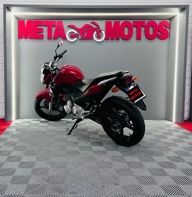 CB 300R  - 2011 - CAMPO BOM