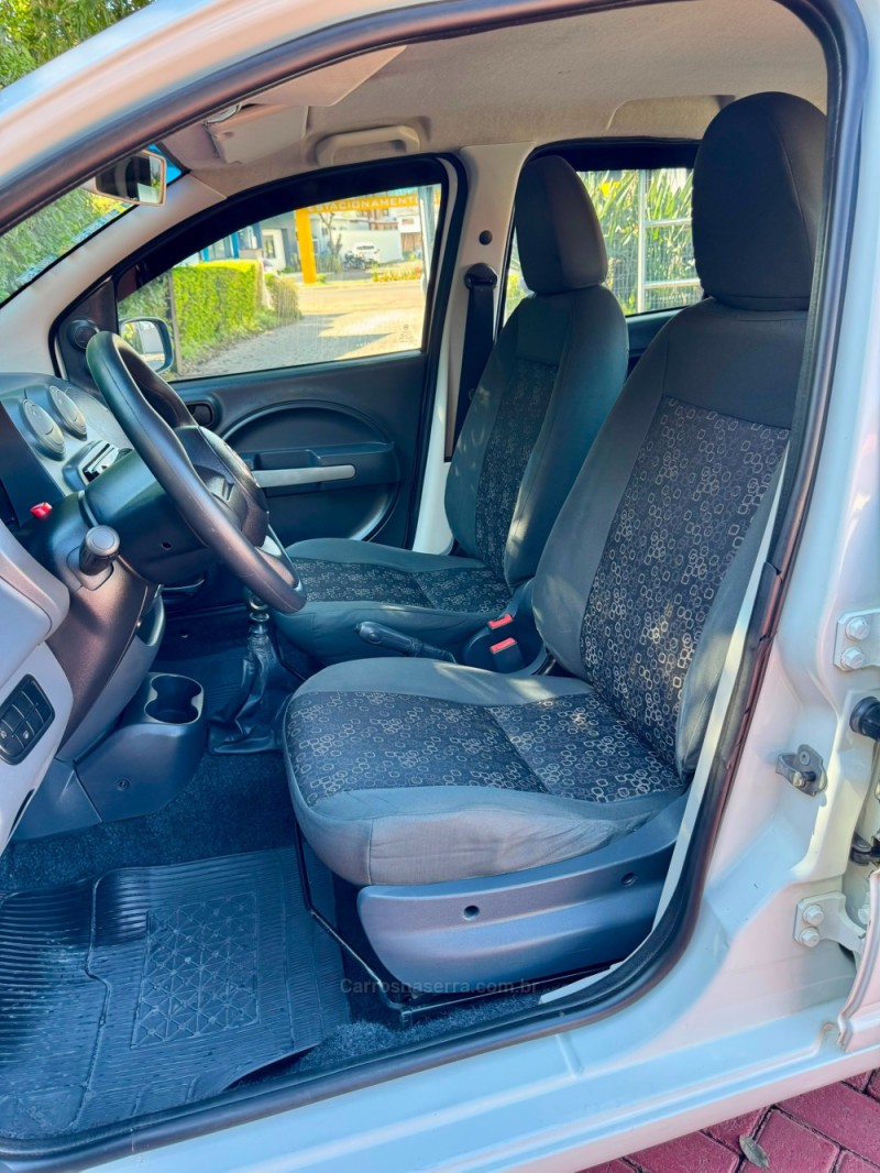 UNO 1.0 EVO VIVACE 8V FLEX 4P MANUAL - 2011 - ROLANTE