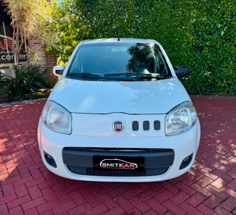 UNO 1.0 EVO VIVACE 8V FLEX 4P MANUAL - 2011 - ROLANTE