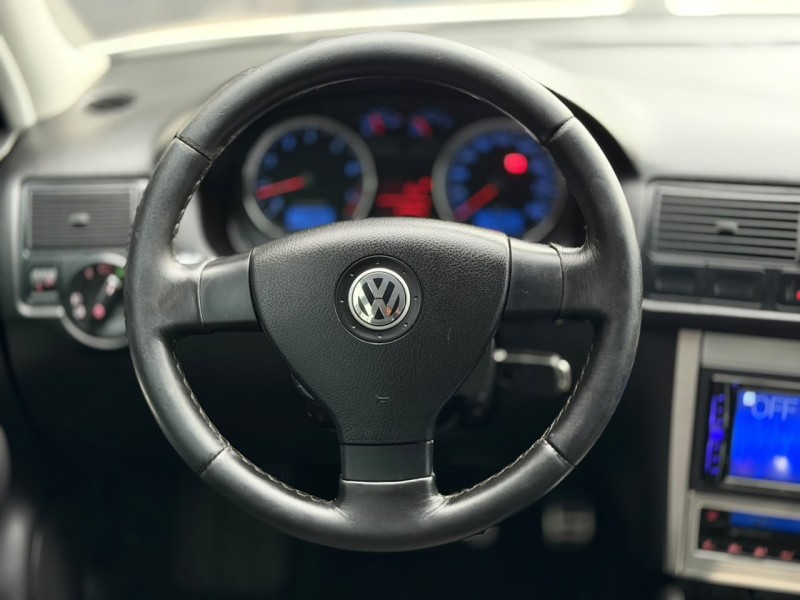 GOLF 1.6 MI SPORTLINE 8V FLEX 4P MANUAL - 2010 - LAGOA VERMELHA
