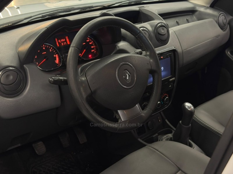 DUSTER 1.6 TECH ROAD 4X2 16V FLEX 4P MANUAL - 2014 - ESTâNCIA VELHA
