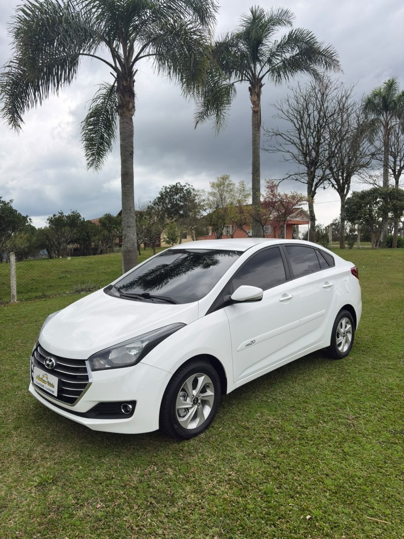 HB20S 1.6 COMFORT PLUS 16V FLEX 4P AUTOMÁTICO