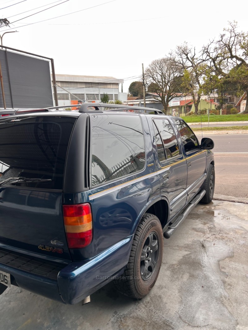 BLAZER 4.3 SFI DLX 4X2 V6 12V GASOLINA 4P MANUAL - 1998 - CAXIAS DO SUL
