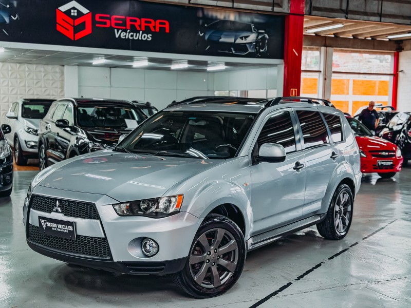 OUTLANDER 2.0 MIVEC HPE GASOLINA 4P AUTOMÁTICO