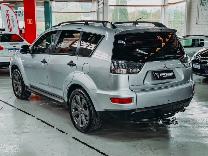 OUTLANDER 2.0 MIVEC HPE GASOLINA 4P AUTOMÁTICO - 2012 - CAXIAS DO SUL