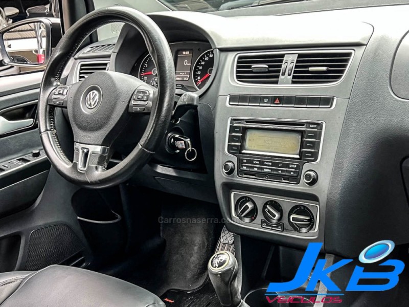 FOX 1.6 MI ITREND 8V FLEX 4P MANUAL - 2014 - NOVO HAMBURGO