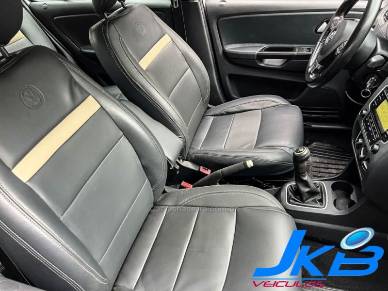 FOX 1.6 MI ITREND 8V FLEX 4P MANUAL - 2014 - NOVO HAMBURGO