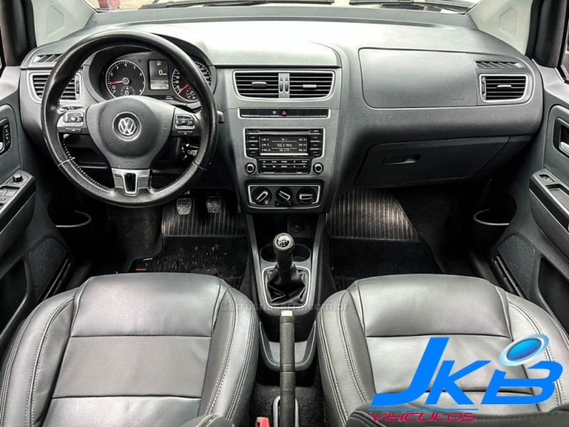 FOX 1.6 MI ITREND 8V FLEX 4P MANUAL - 2014 - NOVO HAMBURGO
