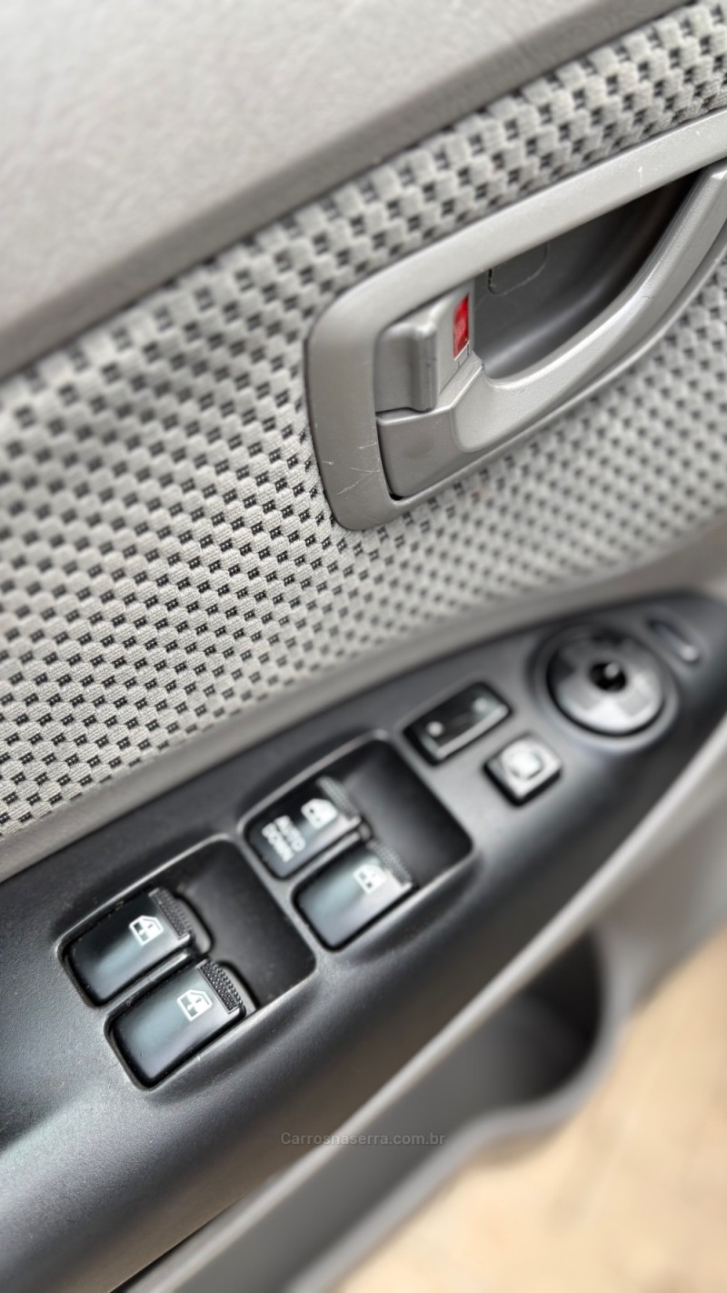 TUCSON 2.0 MPFI GLS 16V 143CV 2WD FLEX 4P AUTOMÁTICO - 2013 - LAJEADO