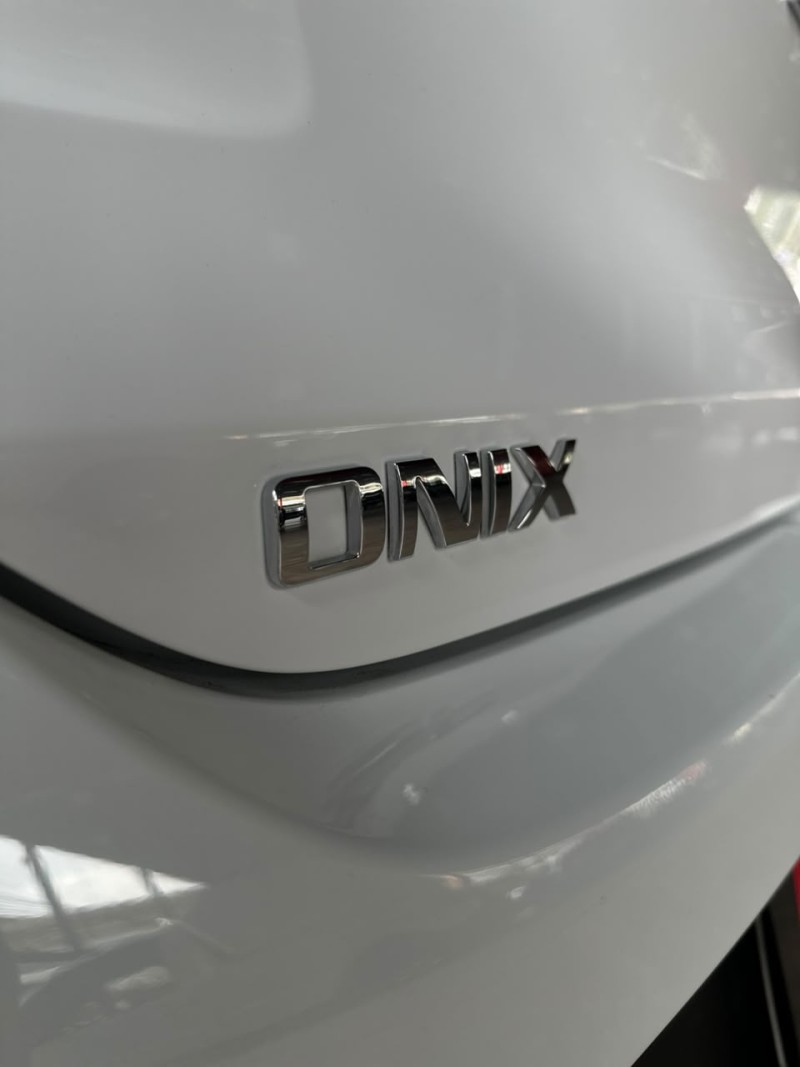 ONIX 1.0 LT 12V FLEX 4P MANUAL - 2023 - SãO LEOPOLDO