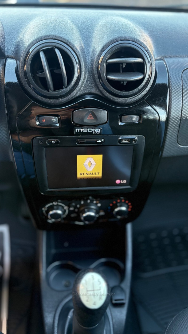 SANDERO 1.0 EXPRESSION 12V FLEX 4P MANUAL - 2014 - LAJEADO