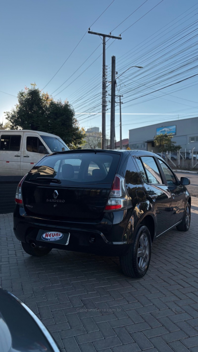 SANDERO 1.0 EXPRESSION 12V FLEX 4P MANUAL - 2014 - LAJEADO
