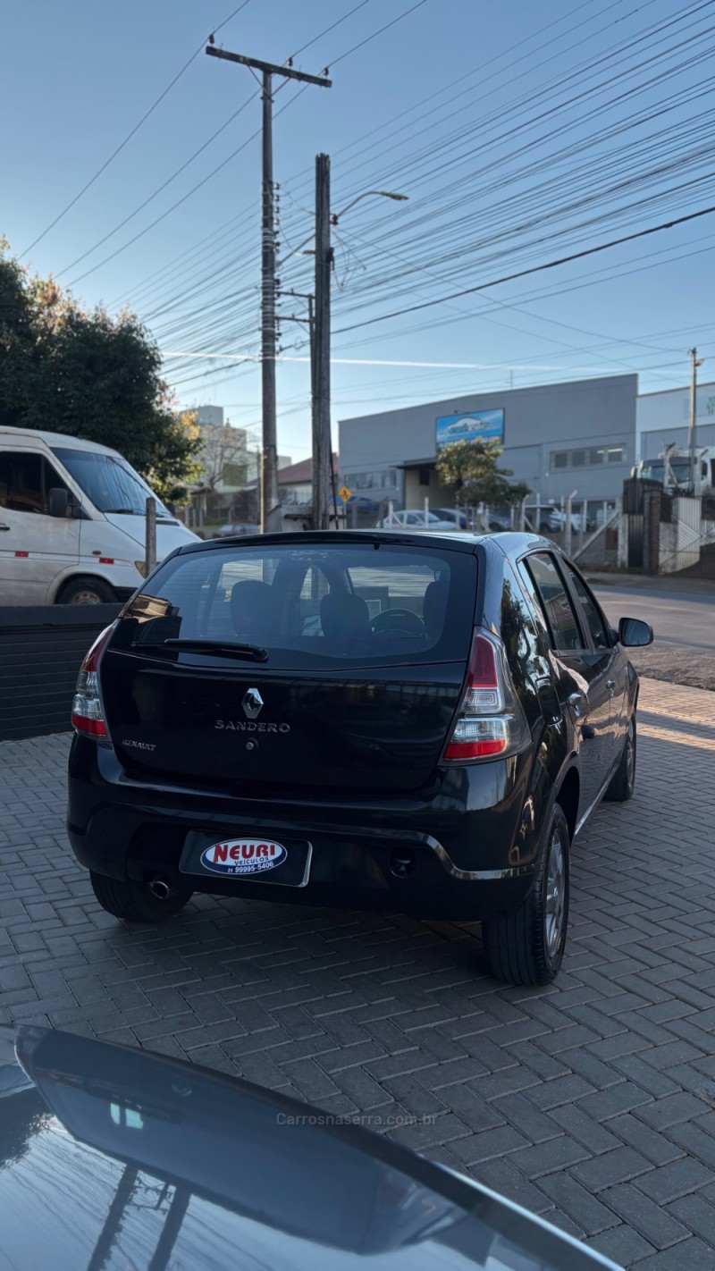 SANDERO 1.0 EXPRESSION 12V FLEX 4P MANUAL - 2014 - LAJEADO