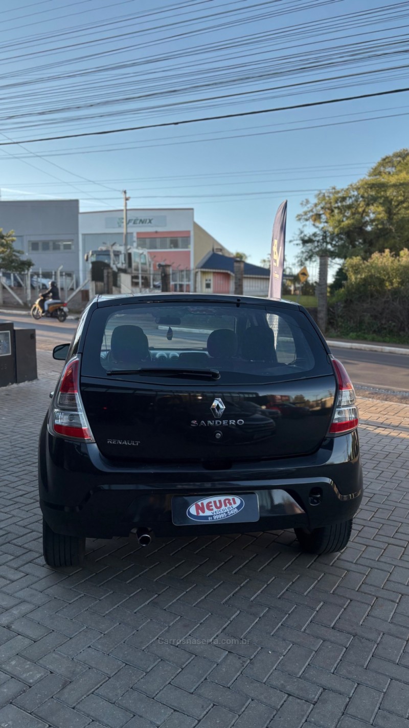 SANDERO 1.0 EXPRESSION 12V FLEX 4P MANUAL - 2014 - LAJEADO
