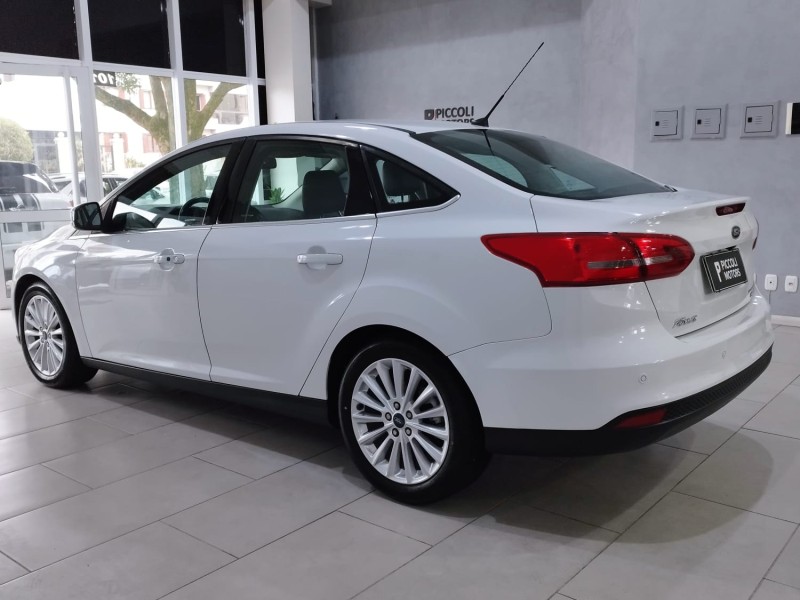 FOCUS 2.0 TITANIUM FASTBACK 16V FLEX 4P AUTOMÁTICO - 2018 - CAXIAS DO SUL