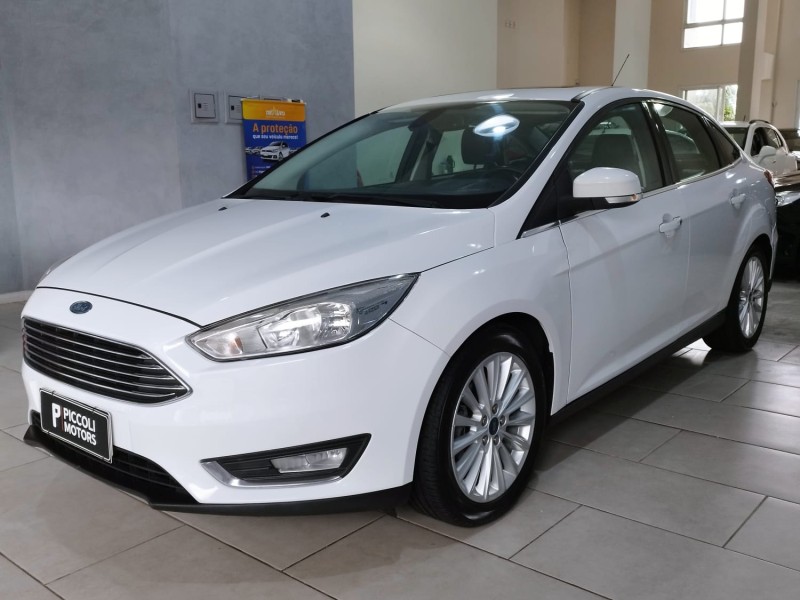 focus 2.0 titanium fastback 16v flex 4p automatico 2018 caxias do sul
