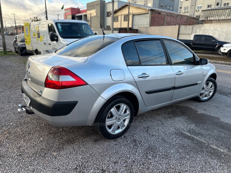 MÉGANE 2.0 DYNAMIQUE SEDAN 16V GASOLINA 4P MANUAL - 2008 - CAXIAS DO SUL