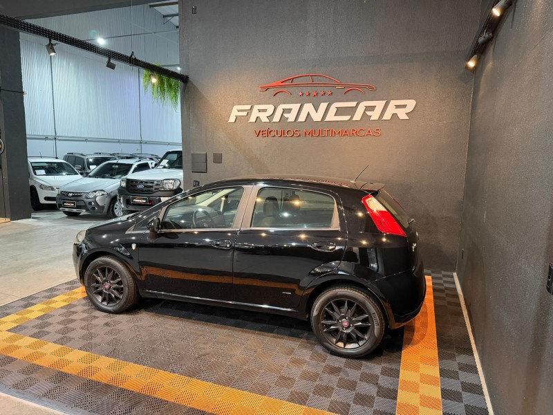 PUNTO 1.4 ATTRACTIVE ITALIA 8V FLEX 4P MANUAL - 2012 - ANTôNIO PRADO