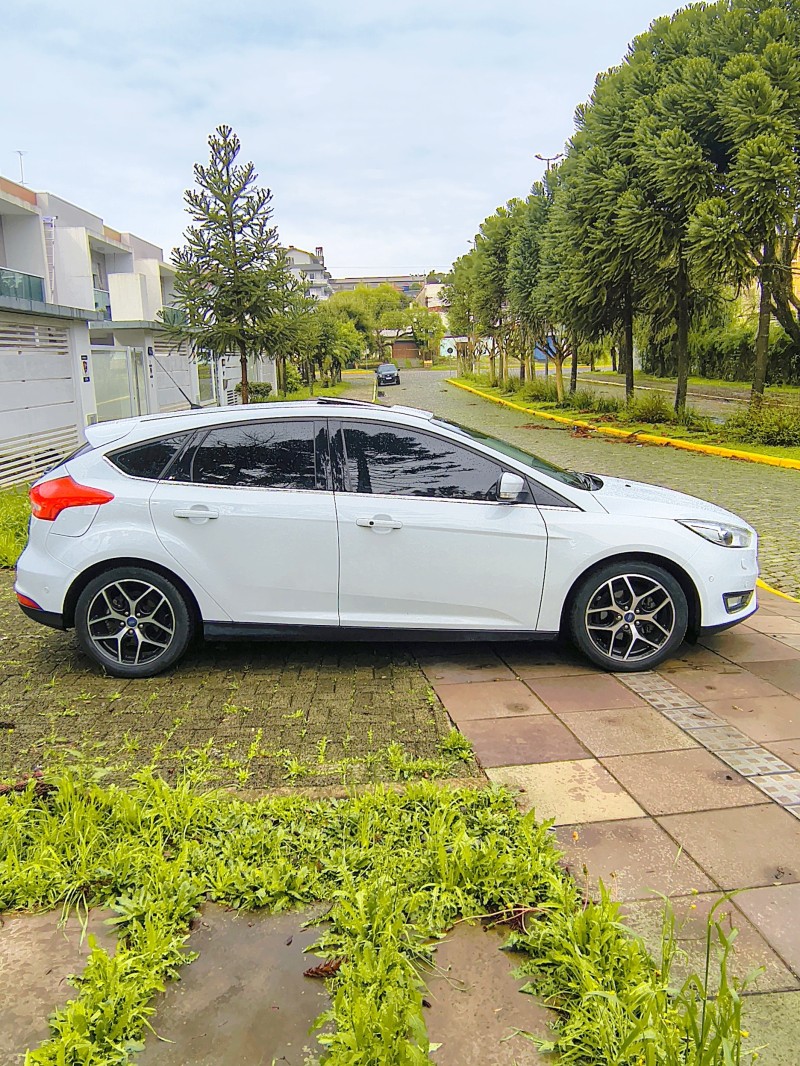 FOCUS 2.0 HA 16V FLEX 4P AUTOMÁTICO - 2016 - FARROUPILHA
