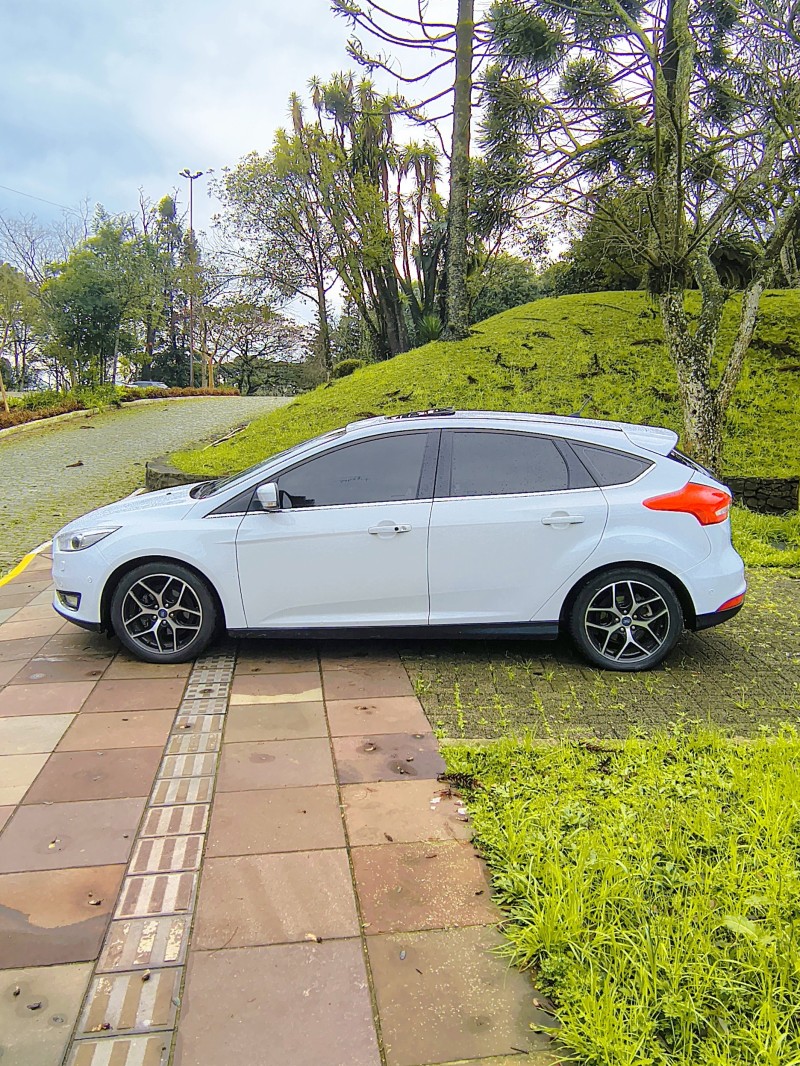 FOCUS 2.0 HA 16V FLEX 4P AUTOMÁTICO - 2016 - FARROUPILHA