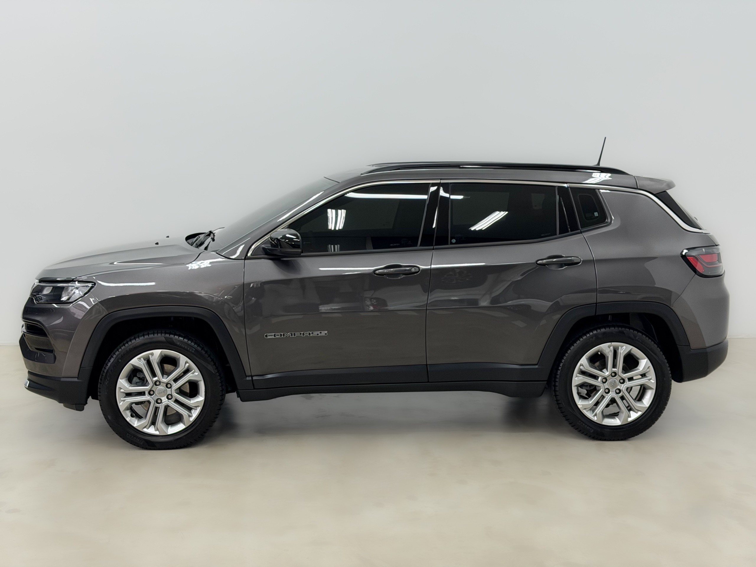 JEEP COMPASS — foto 4