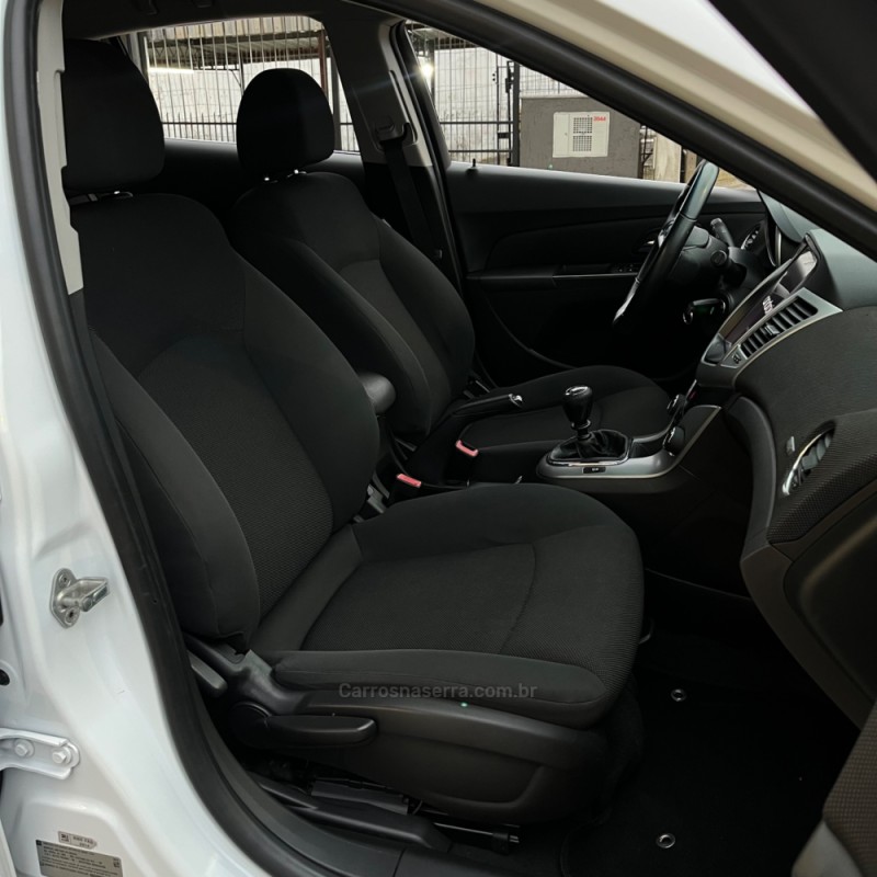 CRUZE 1.8 LT SPORT6 16V FLEX 4P MANUAL - 2014 - VACARIA