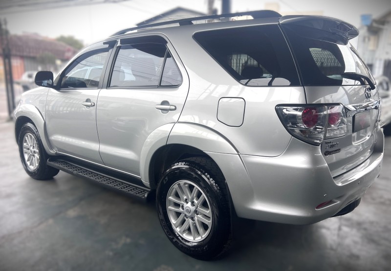 HILUX SW4 3.0 SRV 4X4 CD 16V TURBO INTERCOOLER DIESEL 4P AUTOMÁTICO - 2013 - CAXIAS DO SUL