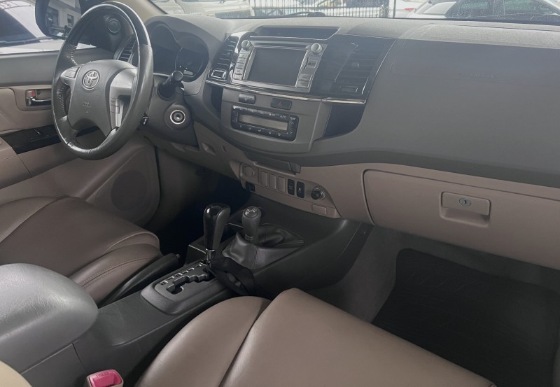 HILUX SW4 3.0 SRV 4X4 CD 16V TURBO INTERCOOLER DIESEL 4P AUTOMÁTICO - 2013 - CAXIAS DO SUL