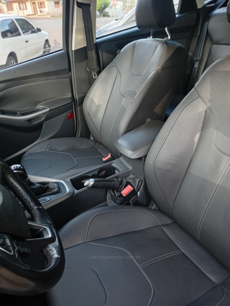 FOCUS 1.6 SE PLUS 16V FLEX 4P MANUAL - 2018 - PASSO FUNDO
