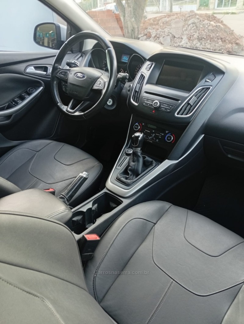 FOCUS 1.6 SE PLUS 16V FLEX 4P MANUAL - 2018 - PASSO FUNDO