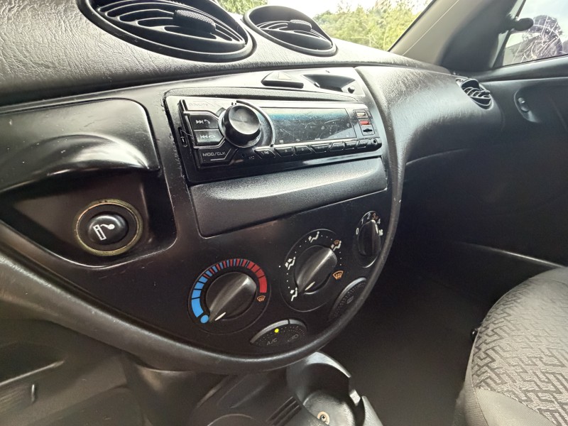 FOCUS 1.6 GL 8V GASOLINA 4P MANUAL - 2004 - CAXIAS DO SUL