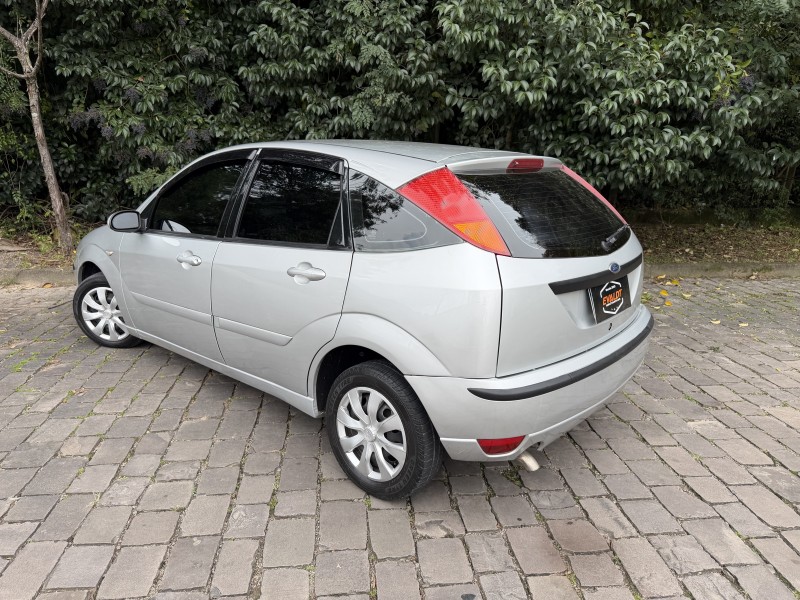 FOCUS 1.6 GL 8V GASOLINA 4P MANUAL - 2004 - CAXIAS DO SUL