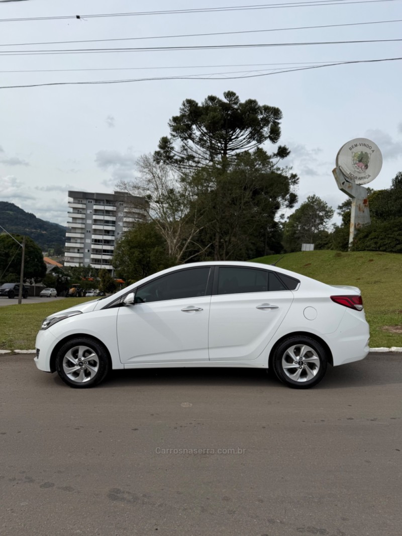 HB20S 1.6 PREMIUM 16V FLEX 4P AUTOMÁTICO - 2017 - NOVA ARAçá